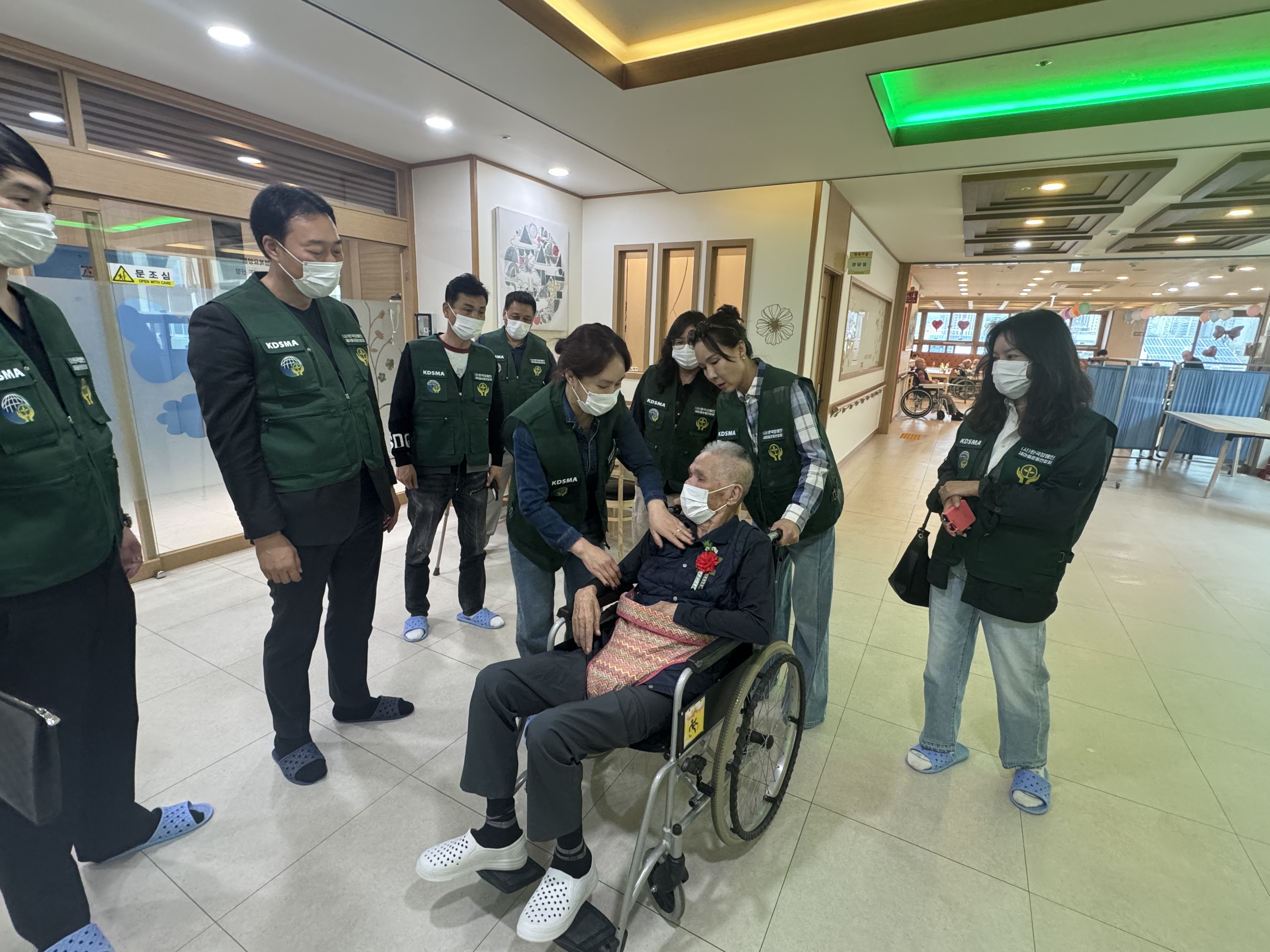 행복 요양원 봉사 활동 활동 사진 02