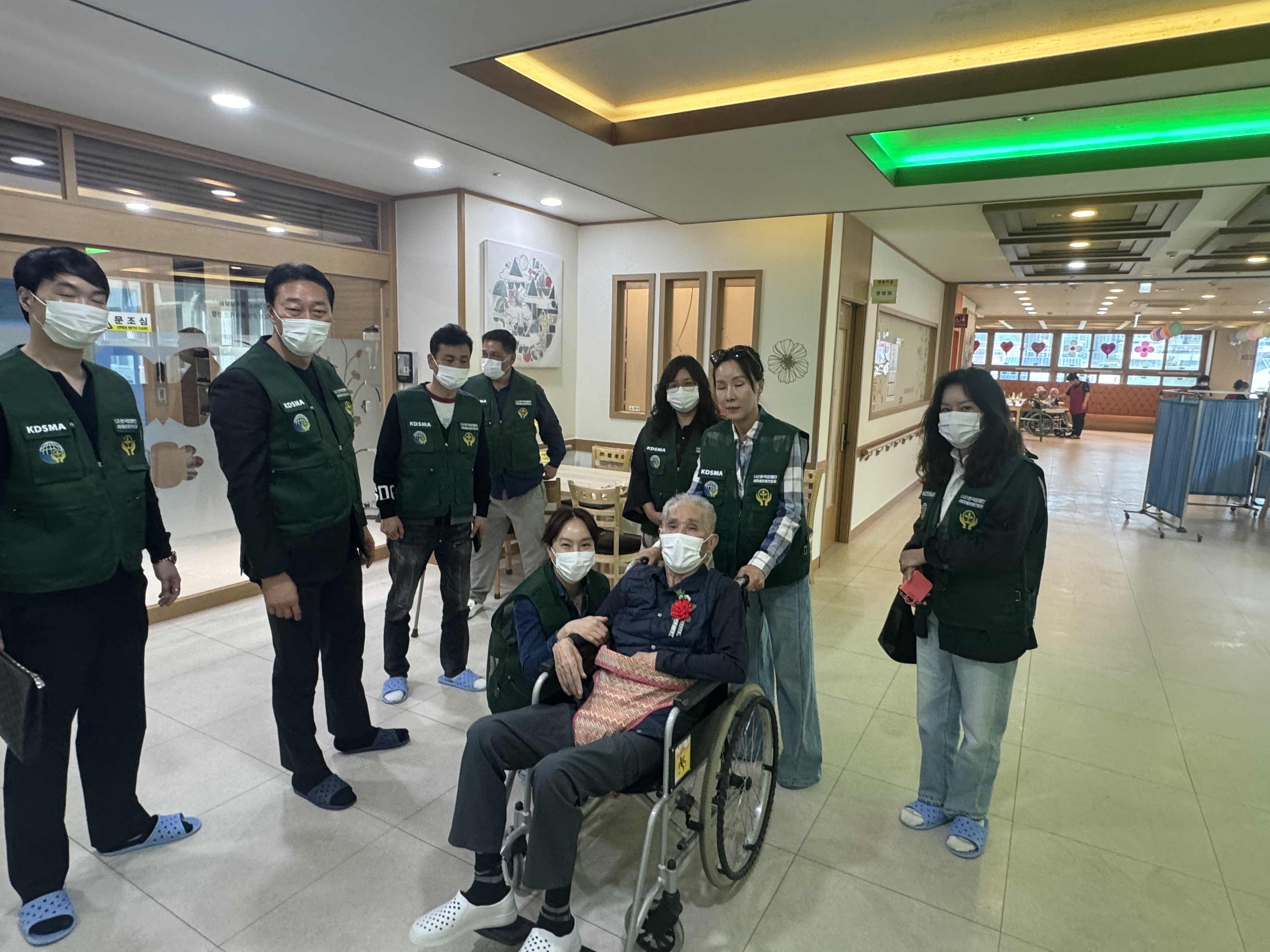 행복 요양원 봉사 활동 활동 사진 07