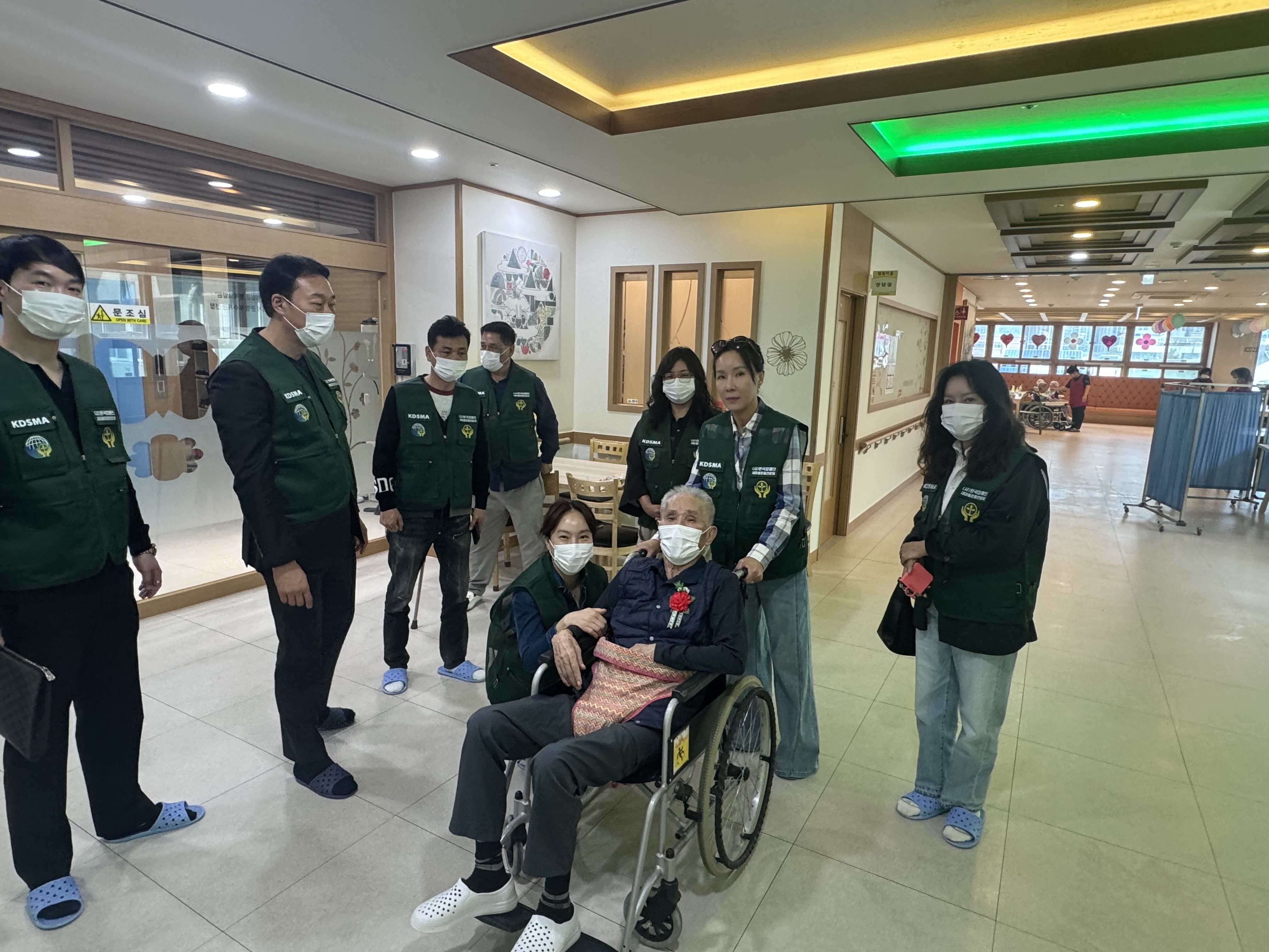 행복 요양원 봉사 활동 활동 사진 08